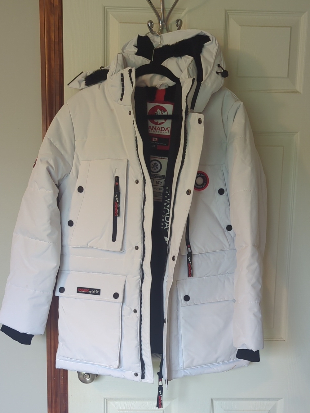 Canada Peak Women's White Insulated Ski Parka with Hood